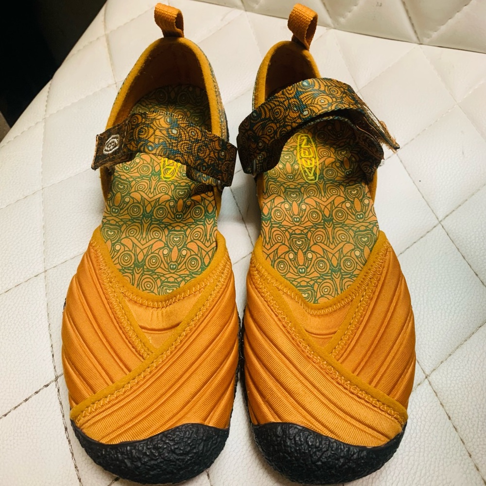 Keen’s Woman’s Hiking Slip On Sandals